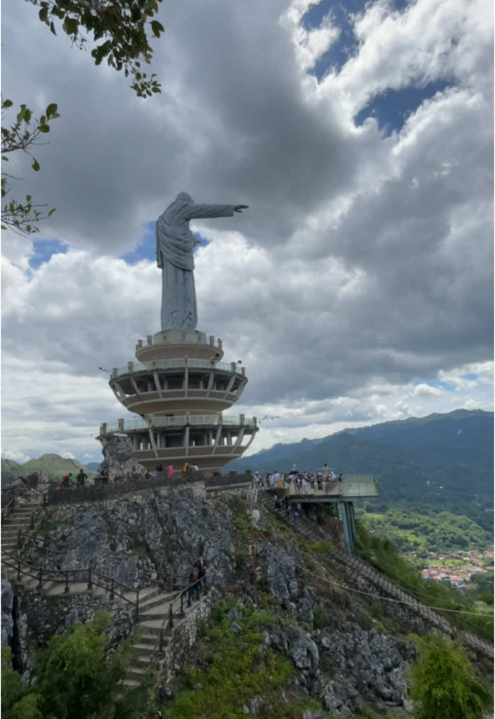 Akhir tahun full pengunjung #buntuburake #toraja #makale #torajanese #akhirtahun #fypage 