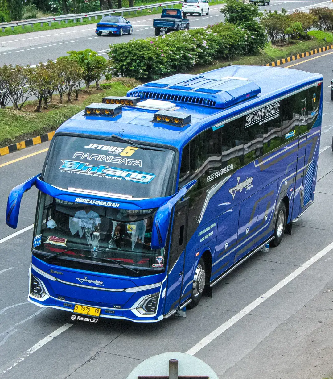 @denisiswandi @janguleee_transport @official_bintang01 @team_ajagijig @cbhteam_ #huntingbus #buscomonitiy #fotobusindonesia