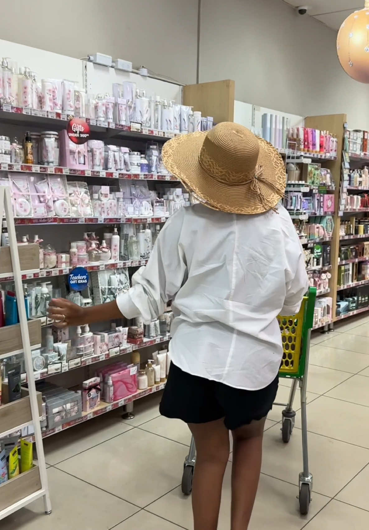 Dis-Chem has a great festive gift ideas, you don’t want to miss out. Go check it out you might find something for your loved ones this festive season the Big Savings - Small Prices Promos end on the 12th of January 2025 #DischemFestive #DischemDeals @dischem_pharmacies #sponsored 