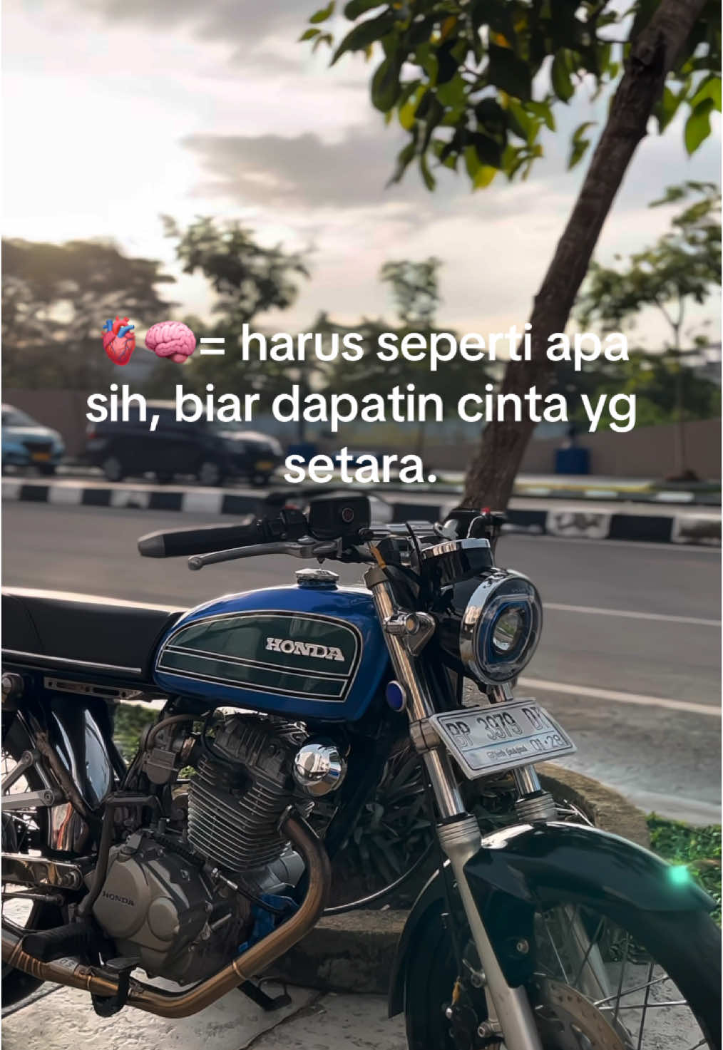 harus ganteng ya🙃 #cbbucin #zonacbindonesia #enginecbnganjuk #cbinspirasi #cbsarangan #cbmoveonofficial #cbracing #pecanducb #cbrepost #cbhedonofficiall #sukanaikcb #pesonahondaclasik #cbgank #cb125se#pesonacb_teyeng #naikcbyuk #cbholiday #ngabuburit #real #cbhedon #cbcantik#fyppppppppppppppppppppppp #fypage #fypviralシ #fypviralシviral #motorcb 