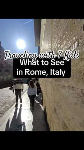 What sites to see with kids in Rome, Italy! #largefamily #romeitaly #rome #travelingwithkids 