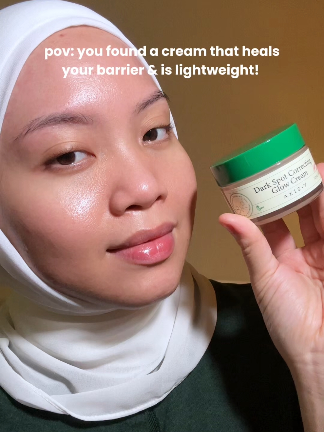 ✨ Lightweight, fast-absorbing, and packed with glow-boosting power. AXIS-Y Dark Spot Correcting Glow Cream transforms dull skin into radiant perfection 💖 #axisy #axisymalaysia #axisyskincare #koreanskincare #kbeautyskincare #GlowUp #veganskincare #GlowUnlocked #DarkSpotCorrector #SkinRepairEssentials #trending #fypmalaysia #fyp #trendingmalaysia 