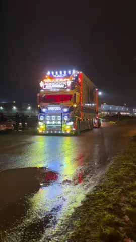 Malmbergs😍 #scania #malmbergsåkeri #v8 #modified #trucks 