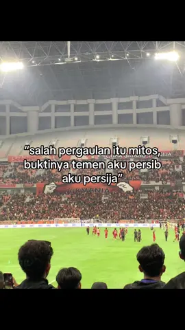 vibes eropa gini di samain sama “dung dung prakkkk” ya jelas beda level ngapain dibahas. #persijajakarta #thejakmania #jakartainternationalstadium #jakartastayhigh #persibsepele 