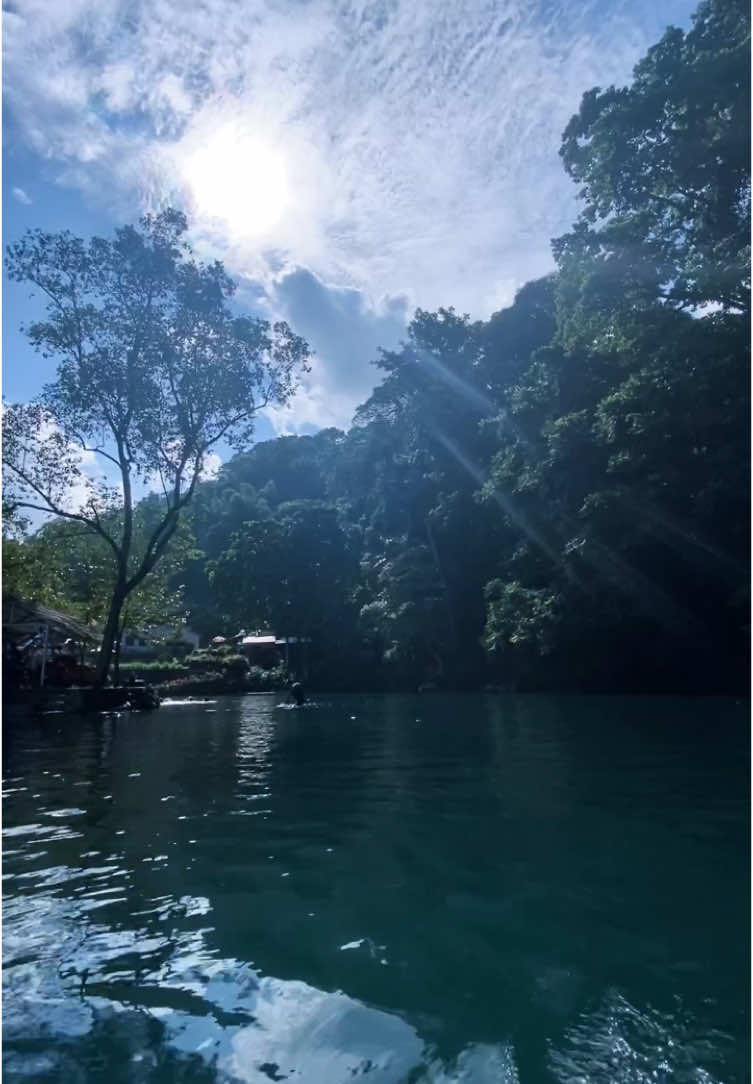 Tahun baru ya kecipanten aja 😉🍃 #situcipanten_mjlk #situcipanten #majalengka #majalengkapride🏴‍☠️ #majalengkahits #indonesiaa #infojawabarat #wisataindonesia #explormajalengka #liburan 