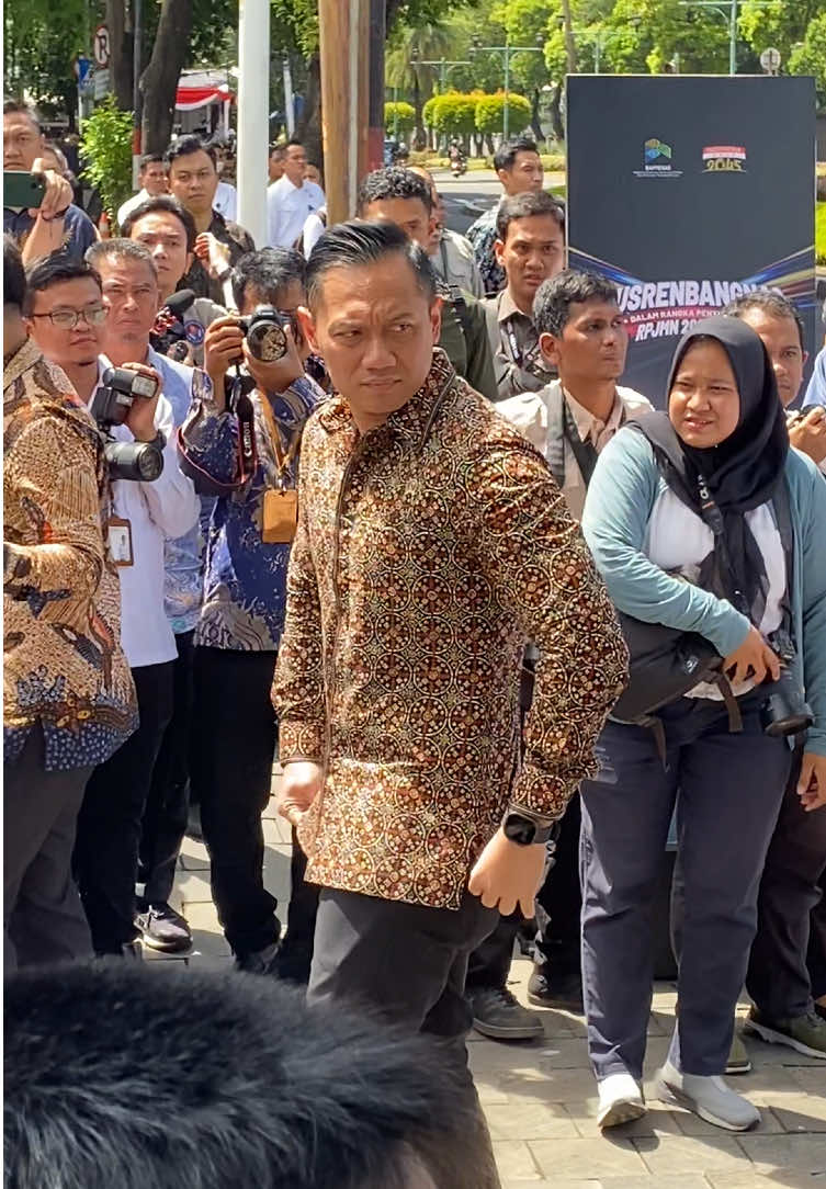 Agus Harimurti Yudhoyono (AHY) 🇮🇩🎖️🤩 Menko Bidang Infrastruktur & Pembangunan Kewilayahan #polri #polisi #gipol #patwal #carspotting #gclass #kabinetmerahputih 