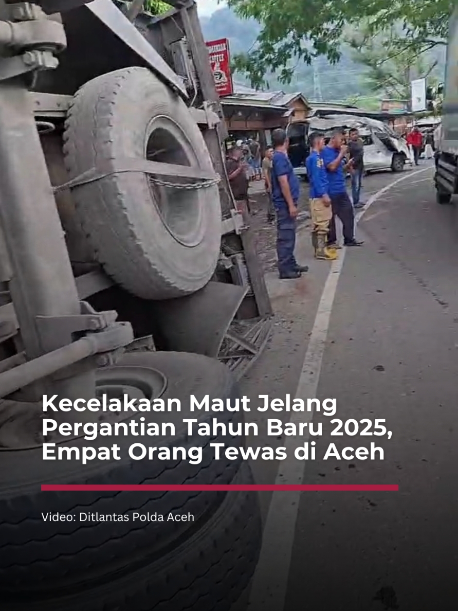 Kecelakaan lalu lintas tragis terjadi di wilayah Cot, Kecamatan Muara Tiga, Kabupaten Pidie, melibatkan truk fuso roda 10, sebuah Hiace, dan sepeda motor. Informasi saat ini terdapat empat korban meninggal dunia di tempat, sementara satu korban lainnya mengalami luka berat dan para korban telah dievakuasi ke Puskesmas Sare Penyelidikan lebih lanjut sedang dilakukan oleh pihak berwenang. #beritaterkini #Kecelakaan #pidie #aceh #antaranewsaceh 