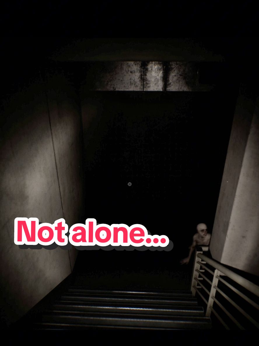 We are not alone here😩 #scp #scpdescent #horror #creepy #scary #monster #dark #gaming #GamingOnTikTok 