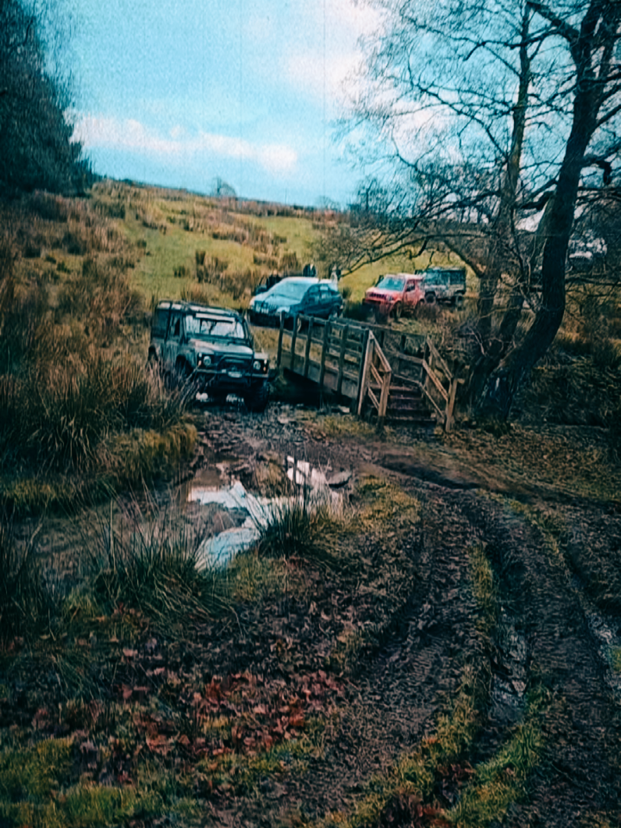 last lane day of 2024  #mud #Wales #offroad #offroading #offroad4x4 #adventure #landroverdefender  #landroverdiscovery #mitsubishi #lexus #suzuki #fu #sundayfunday #mountain #defender #pajero_mitsubishi #southwales #valleys 