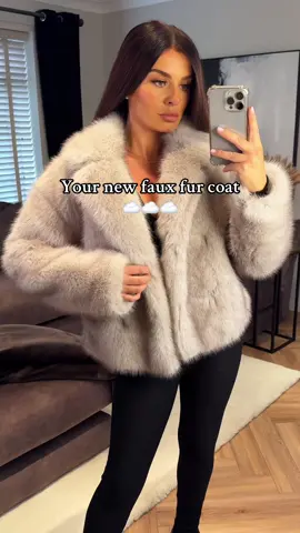 Obsessed with this faux fur coat😍  Styledup for fur coats and jackets🫶🏽  #fyp #foryoupage #TikTokShop #tiktokmademebuyit #newseason #coat #jacket ##spotlightfinds #OOTD #giftideas #furcoat #winterfinds #winteroutfit #winterfit #wintercoat 