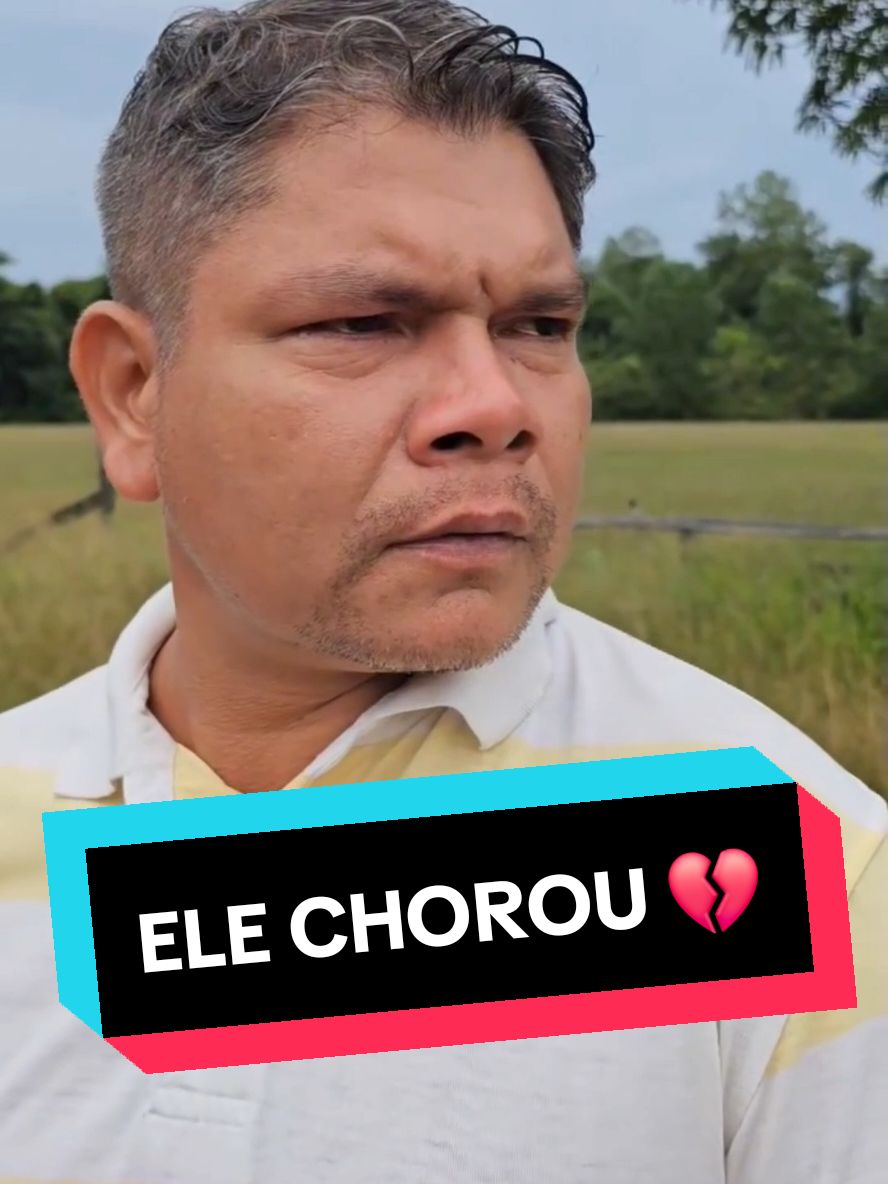 Ele chorou 💔 desempregado, sem alimentos e pedindo carona na estrada com sua família, esse pai tenta ser forte! Veja a surpresa que fizemos. . . . .#compartilhe  #elizeusilvatv  #fouryou  #paratiiiiiiiiiiiiiiiiiiiiiiiiiiiiiii 