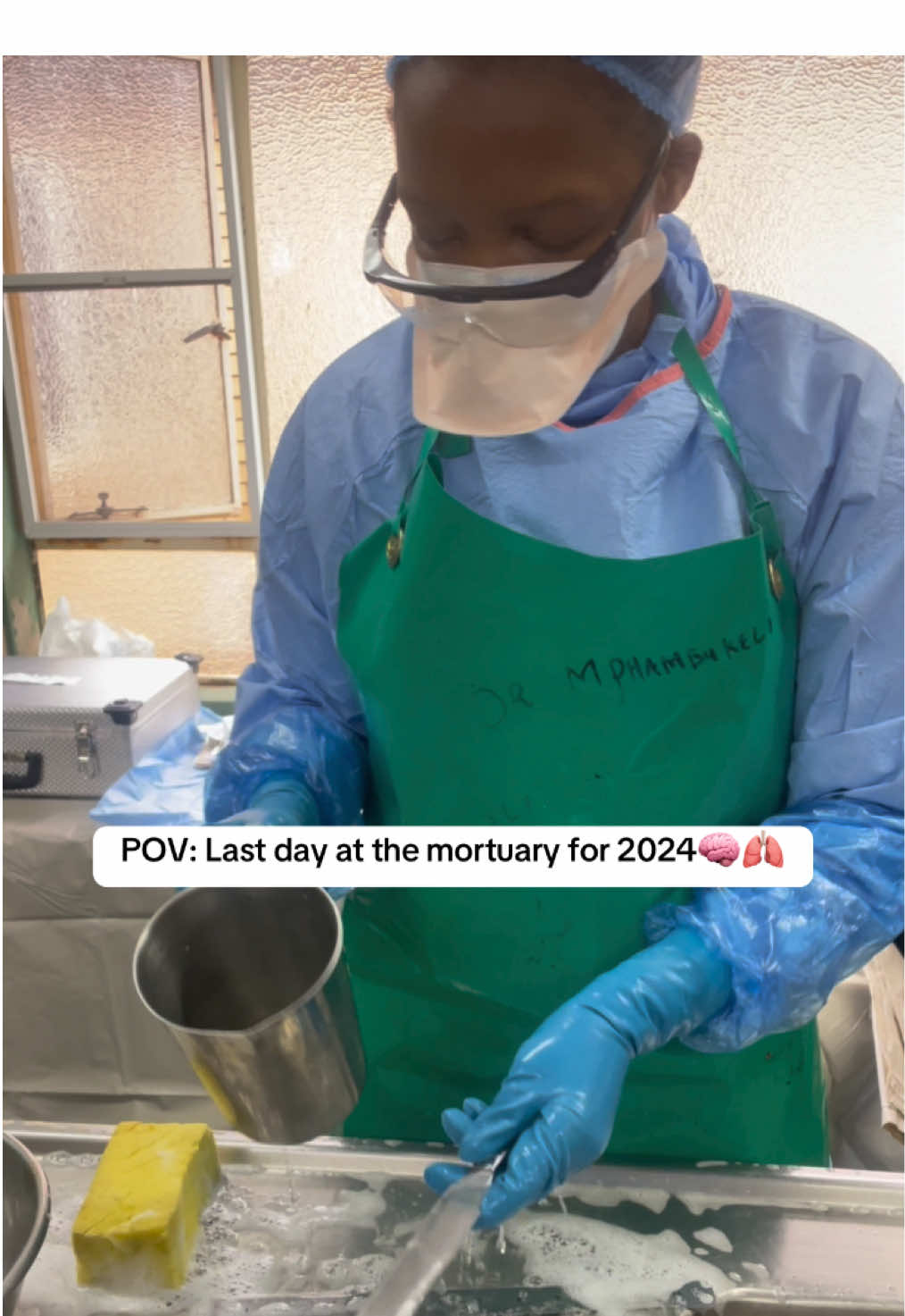 Forensic pathology haa been a highlight of my year. I have learnt so much. And truly honored to do what I do. Time to go home and celebrate new years eve with the family🫶🏽🫁🧠 #forensicpathology #autopsy #postmortem #newyearseve 