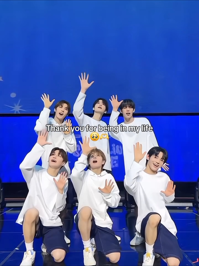 #TWS Thank you so much for being with me for almost a year, I really love these good boys. Let's continue to create happiness together 🩵🥹 #투어스 #SHINYU #DOHOON #KYUNGMIN #YOUNGJAE #HANJIN #JIHOON 