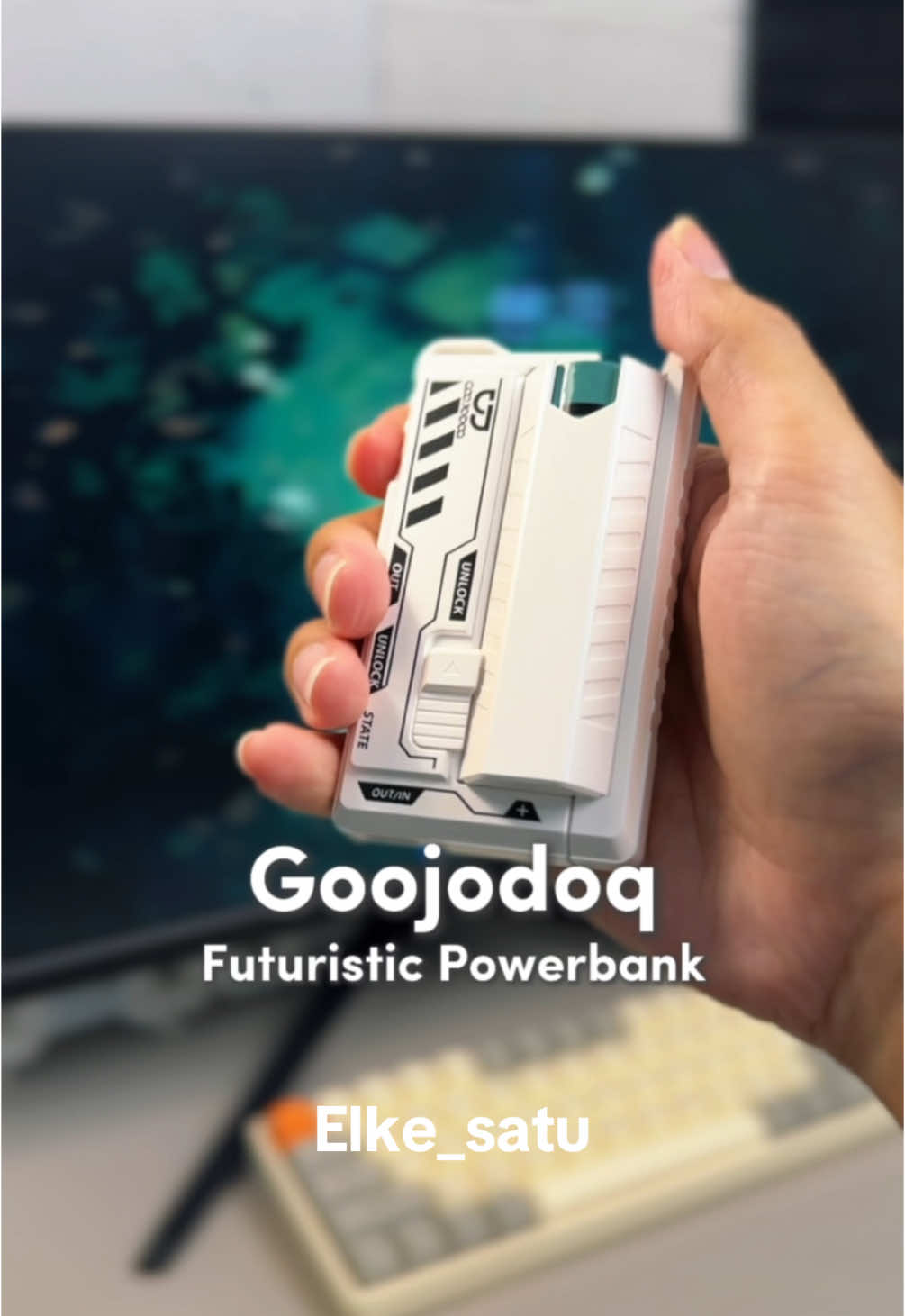 Powerbank futuristik Goojodoq uda ready lagi nih. Kapasitasnya 10000mAh dan bisa kalian ganti ganti baterainya #goojodoq #powerbank #powerbankviral 