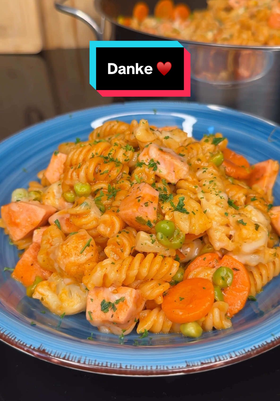 Danke, ich wünsche euch für 2025 nur das Beste ♥️ #onepot #pasta #fleischwurst #buttergemüse #mozzarella #danke #rezept #rezeptidee 