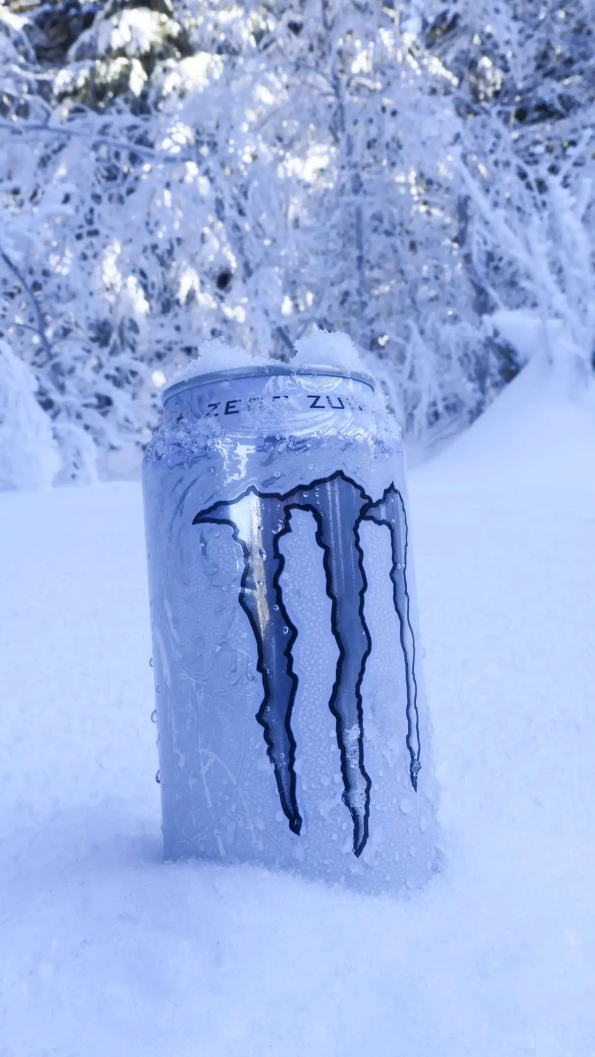 #monster #whitemonster #snow #marcusbrown #underyourspell #whitemonstereffect 