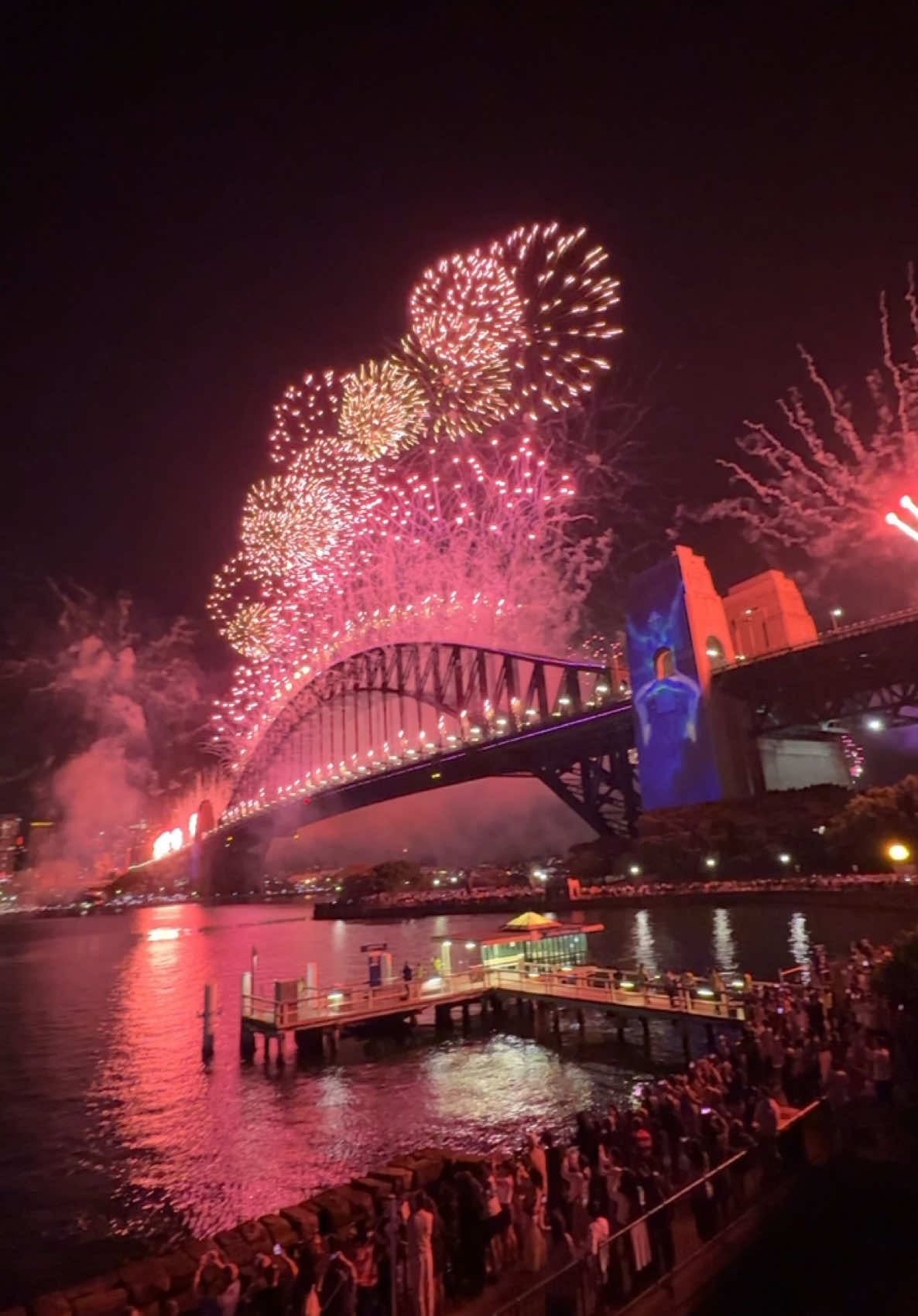 G'day 2025 👋 We celebrated the start of the new year in true Aussie fashion - with one heck of a party! Once again @City of Sydney’s iconic fireworks display was a truly incredible show for spectators lining the harbour foreshore in eager anticipation 🎆 Cheers to the joys of 2024 - and bring on 2025! We’ve got a sneaking feeling this new year will be a great one 🫶 🎥: City of Sydney  📍: Gadigal Land (@Sydney), @New South Wales  #SeeAustralia #ComeAndSayGday #FeelNSW #FeelNewSydney ID: Colourful fireworks display with a city and harbour backdrop