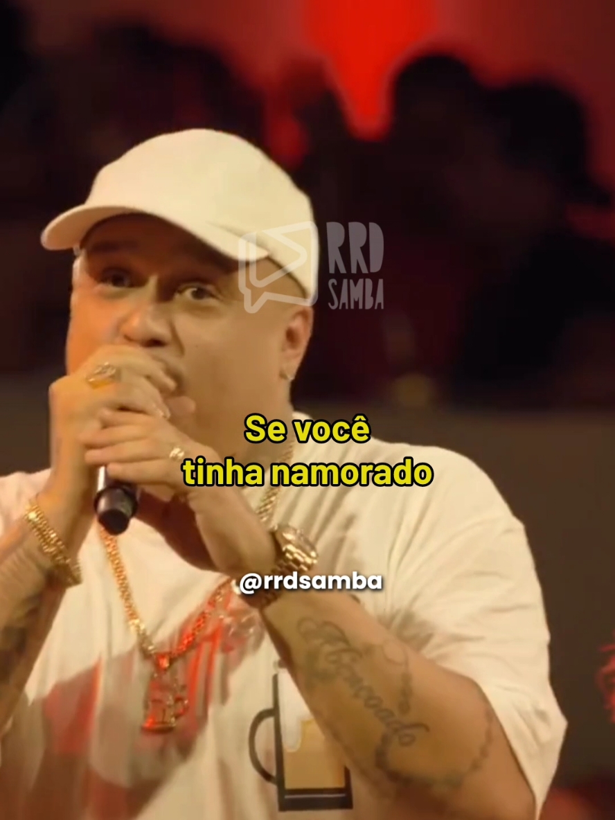 O @Thiago Soares cantando 