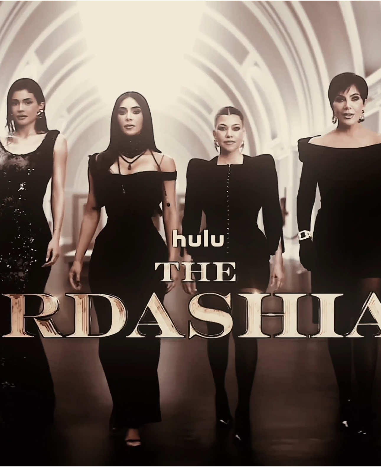 they‘re back!! #thekardashians #krisjenner #kimkardashian #kendalljenner #kourtneykardashian #khloekardashian #kyliejenner #fyp #foryou #foryoupage 