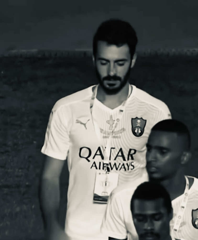 الحب مالي بيتنا 😔 #alahli 