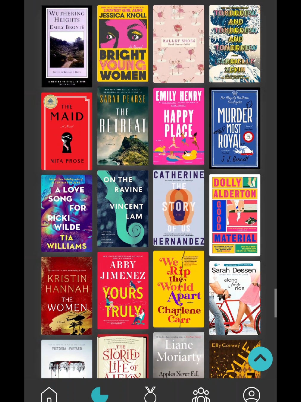 2024 was a good year for reading✨ here are my top books of the year and a few extras - happy reading!  #BookTok #books #outlander #alittlelife #weriptheworldapart #goodmaterial #brightyoungwomen 