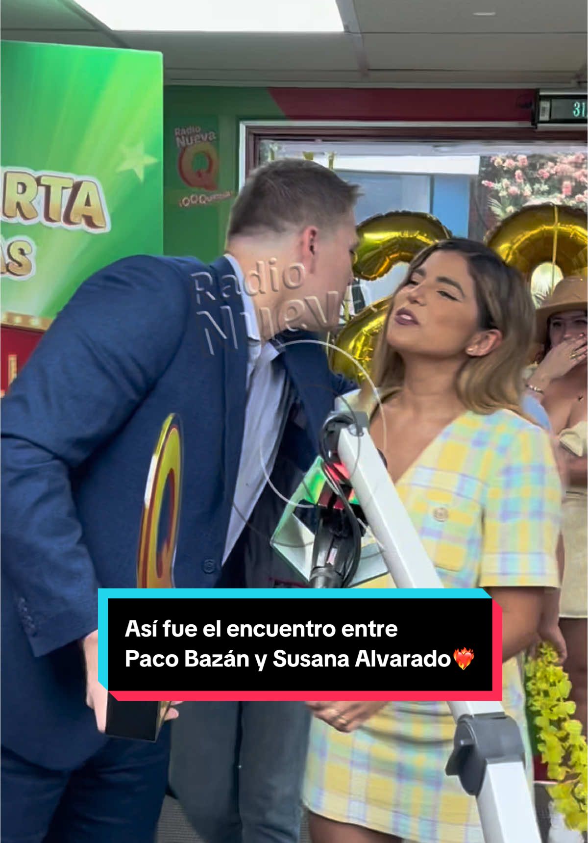 ¡LLEGÓ EL GRAN DÍA! 😍✨ Paco Bazán le entregó el premio a Susana Alvarado 🥳✨ @Susana Alvarado @PacoBazan_of @Corazón Serrano Perú  #RadioNuevaQ #NuevaQ #QQQumbia #parati #PacoBazan #SusanaAlvarado 