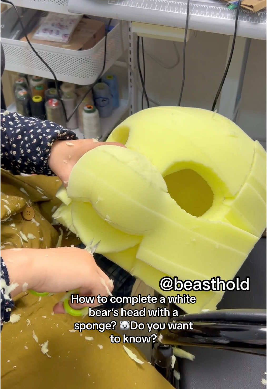 How to complete a white bear‘s head with a sponge? 🐻‍❄️Do you want to know?#fursuit #fursuitforsale #fursuitmaker #kemono #fursuithead #fursuitcommissions #fursuitcommission #fursuits #fursuiter #furry #furrvfriends #furryfandom #furrvartwork #furryart #cutefursuit #cutefurry #furrycommunity 