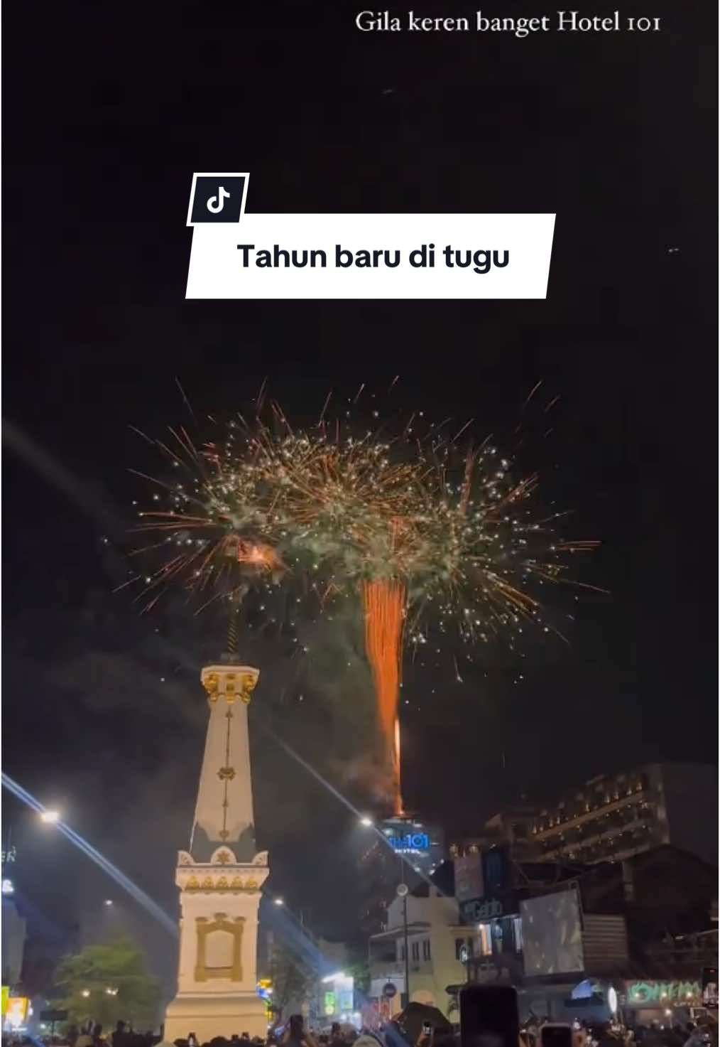 Minimal 1 kali deh kalian coba tahun baru di Tugu Jogja #tahunbaru #tahunbarujogja #jogja #jogja24jam #jogjaistimewa #visitjogja #holiday 