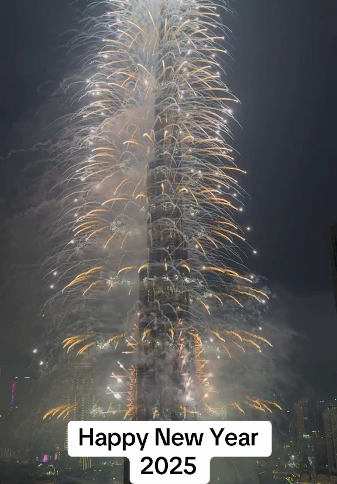 Are you ready for the New Year? #happynewyear #newyear #celebration #fireworks #firework #newyears #dubainewyear #newyear2025 #dubai #uae #burjkhalifa #newyearindubai 