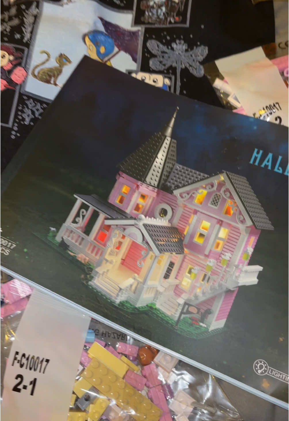 Finally managed to build the ‘Pink Palace Apartments’🏠🪡🐈‍⬛ thank you so much @Leah2000_  for such a thoughtful gift💜💙#coralinejones #lego#coraline #pinkpalaceapartments #laikastudios #laika#fyp 