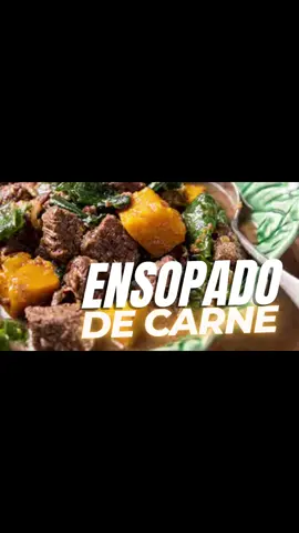 ✨Ensopado de carne✨ E vamos com uma receita bem quentinha que aquece o nosso coração, esse ensopado é o prato perfeito para os dias que precisamos de uma boa comida para nos aquecer, ele vem com uma forma de abraço em forma de comida, uma junção da carne com os legumes, trazendo muito sabor e carinho para nós ! Ingredientes: 📌1kg de filé mignon em cubos  📌200gr de bacon em cubos  📌Sal, Pimenta e Paprica defumada  📌1/2 cebola  📌1 talo de alho poró 📌6 dentes de alho  📌1 pacote de cenoura baby  📌 10 batatas pirulito 📌10 cebolas para conserva (mini)  📌1 xic de vinho tinto seco  📌500ml de agua  📌2 colheres de amido de milho  🪑móveis @progettiplanejados  🎥 filmagem @estudioalhambra  💇‍♀️ Make e Hair @tatihairmake  🥩 carne @cutelo.carnes  👗 look @pallusboutique  E ai bora fazer? #ensopadodecarne #carne #bbq #ensopado #receitas #culinaria #cozinha #cozinhando