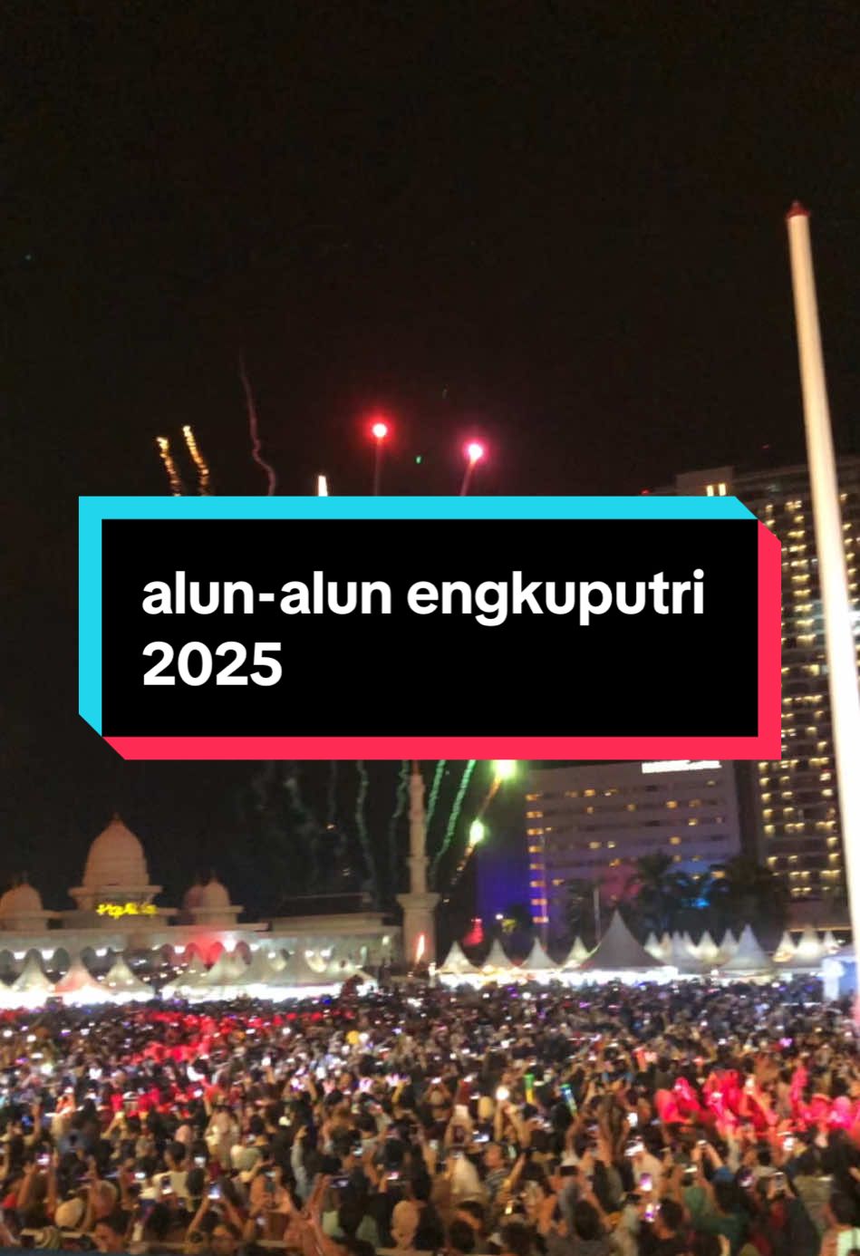 detik-detik tahun baru 2025✨ #happy #happynewyear #tahunbaru2025 #batam #kepri #alunalunengkuputribatam 