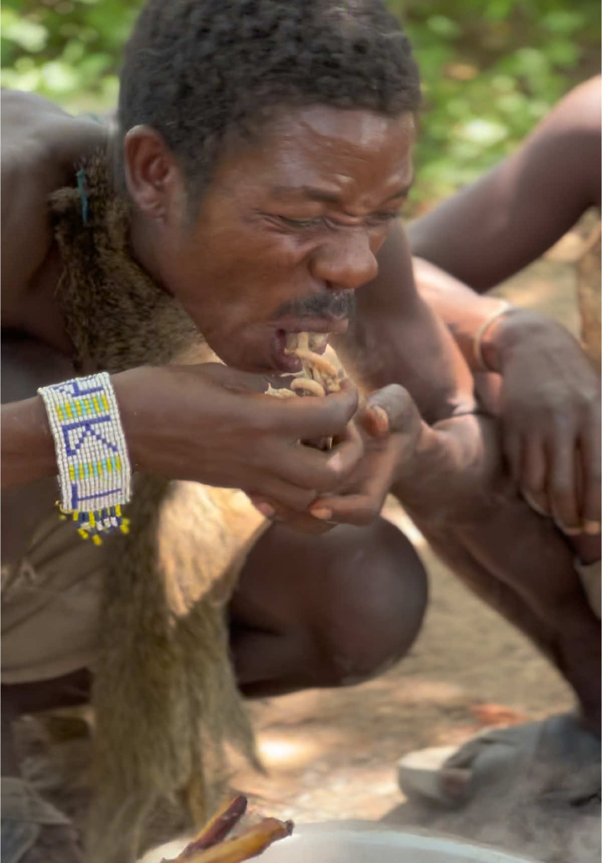 Hadzabe feasting for new year 😂😂😂😂#tribalheritage #hadzabetribe #tiktokindonesia #cocacolachallenge #cocacola #fanta #fypシ゚viral🖤tiktok #creatorsearchinsights #tiktokindia_ #hunterxhunter #indiatiktok #mukbangeatingshow 