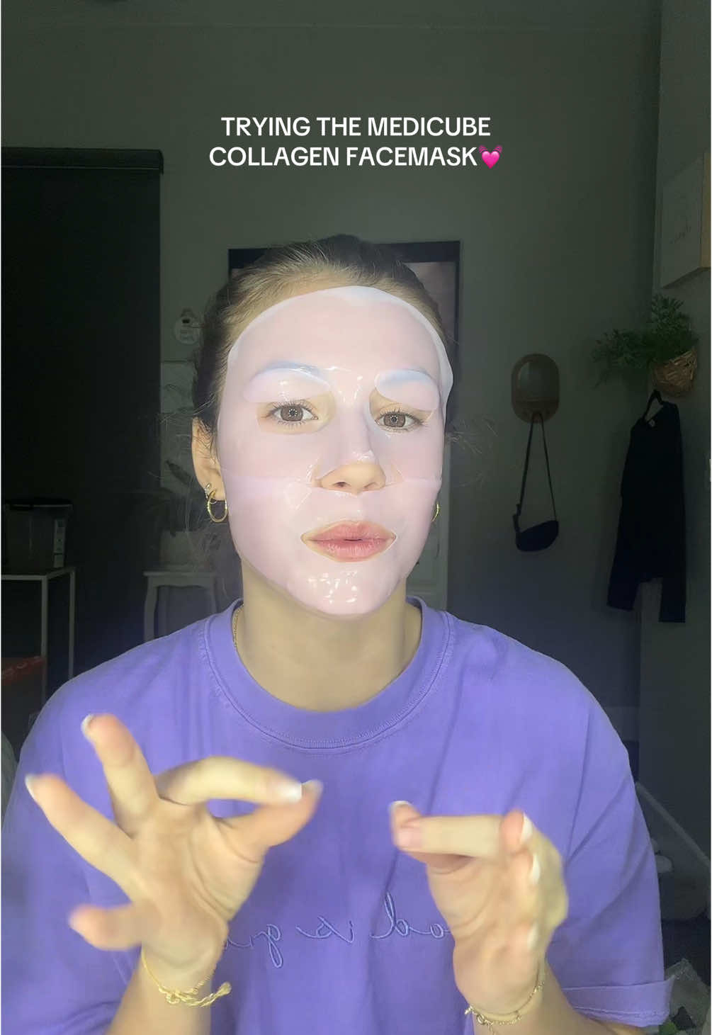 this is by far the best facemask i’ve ever tried✨🤩#glowingskin #medicube #foryoupage #tiktokshopfinds #skincare #collagenmask #glowingskincare #musthave #viralvideo 