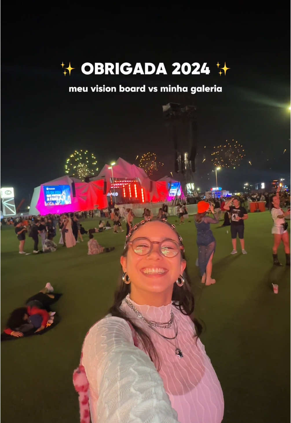 mais um ano realizando sonhos e espalhando energias positivas, obrigada a todos os envolvidos! 🥹🫶🏻 tô pronta pra 2025! ✨  . #recap2024 #visionboard 