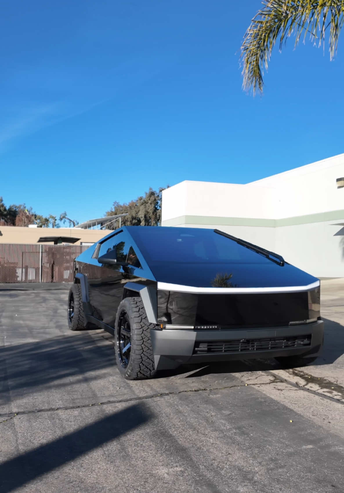 Tesla Cybertruck all finished up with stek DYNOblack-gloss ppf! #tesla #ppf #cybertruck #stek #colorppf 