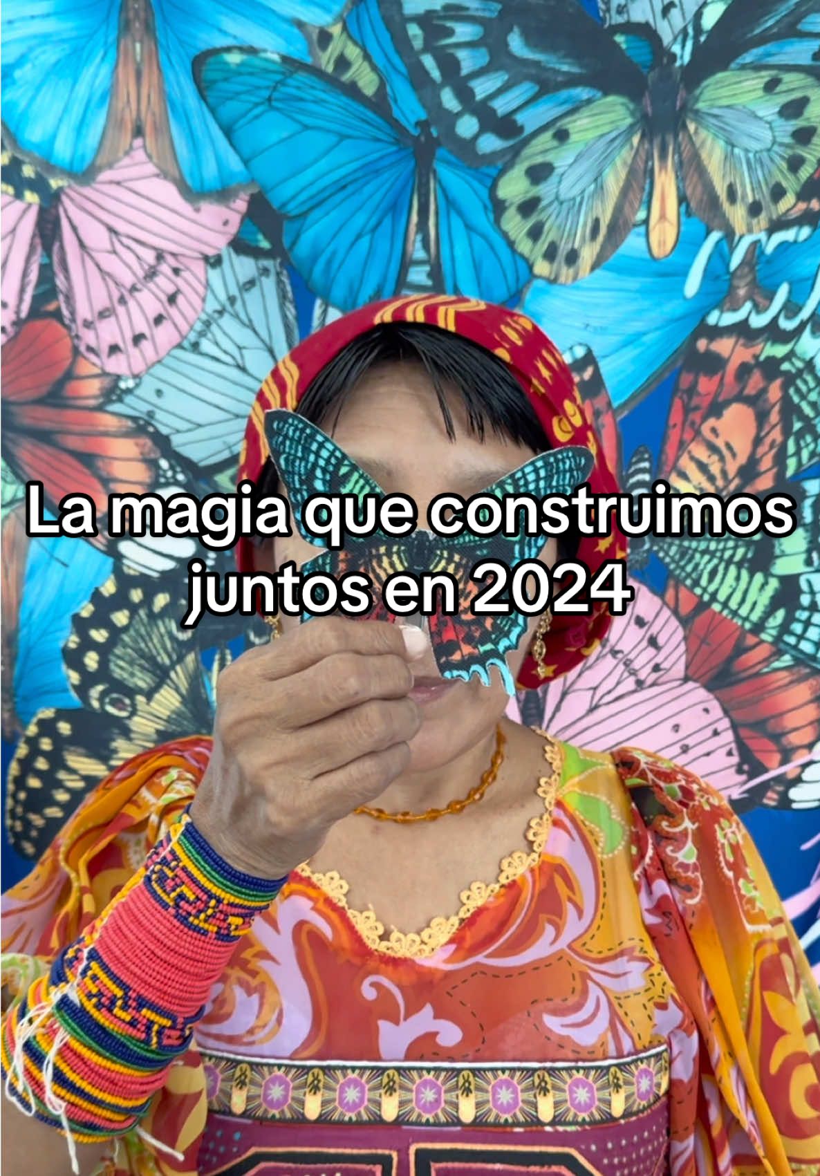 La magia que construimos juntos en 2024 ✨¿Qué vendo? Sueños, aspiraciones y magia cosida sobre tela. Este año rompimos límites: llevamos nuestra esencia a más de 12 países, agotamos inventarios, diseñamos más de 3,000 pañuelos y presentamos un desfile que dejó huella. Pero lo más importante, construimos un legado que inspira. Gracias por ser parte de esta historia que apenas comienza. ¡2025, prepárate, porque la magia sigue creciendo! #tonyvergara #diseñadordemoda #diseño #moda #foryou 