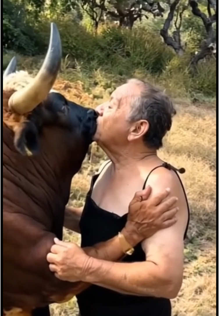 Elreydelasbromas el enano #memestiktok #elreydelasbromas #pepe #reto #enano #chaparro #videoviral #CapCut #nuevovideo #bromita #enana #bromasocultas #2024 #aroundtheworld 