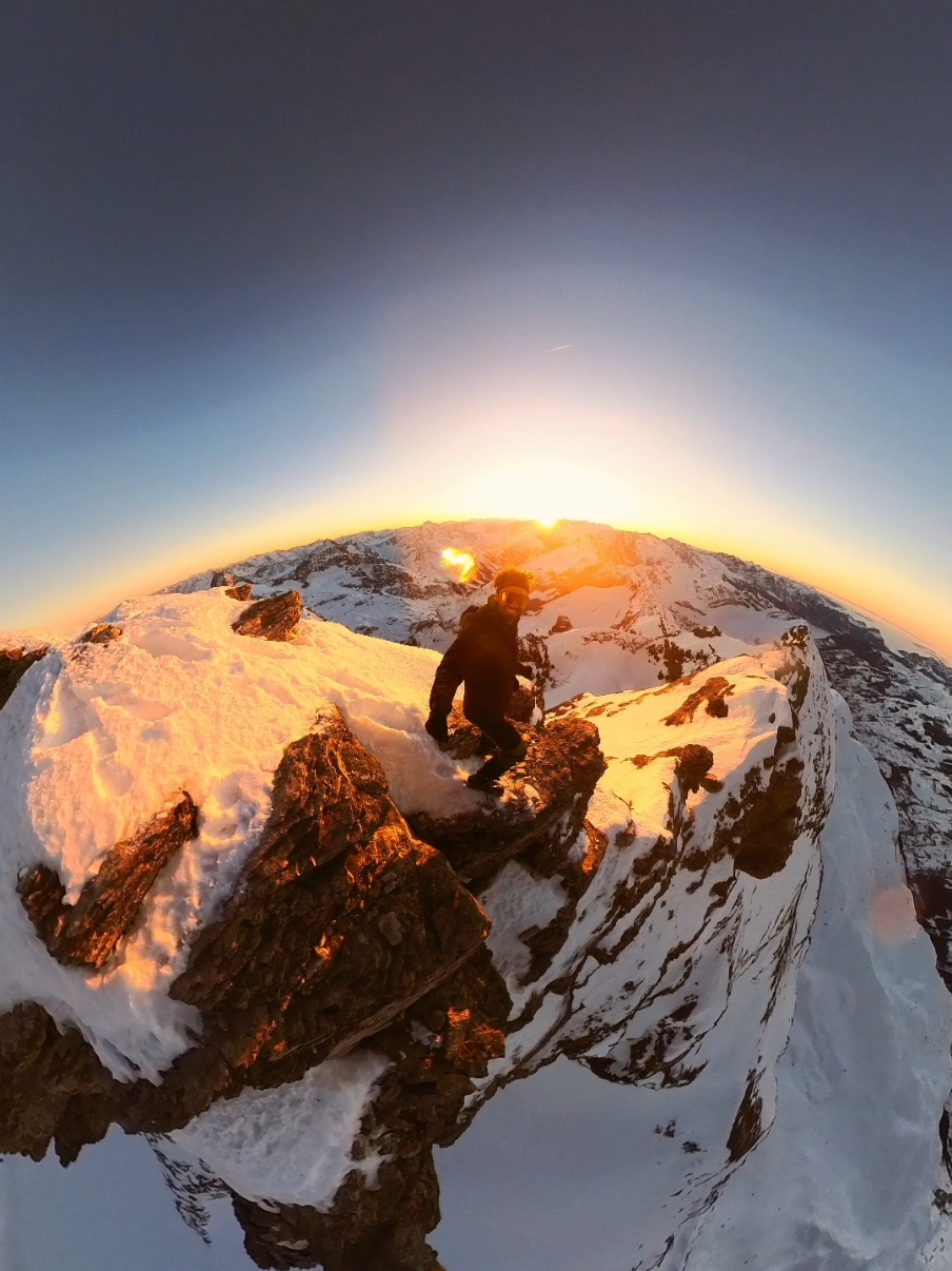 The last sunset of 2024. Wishing you a bright start to the new year! #insta360 #insta360x3 #winterwonderland #enjoynature #snowyvibes #mountainview #winterscape #adventuretime #skitouringlife #skimountaineering #topoftheworld #endlessmountains #aboveclouds #snowstar #LifeIsGood #visualsofearth #stayandwander #earthoutdoors #bealpine #mountainlove #sonyalpha #WinterMagic #myswitzerland #exploremore #alpineviews #winterphotography 