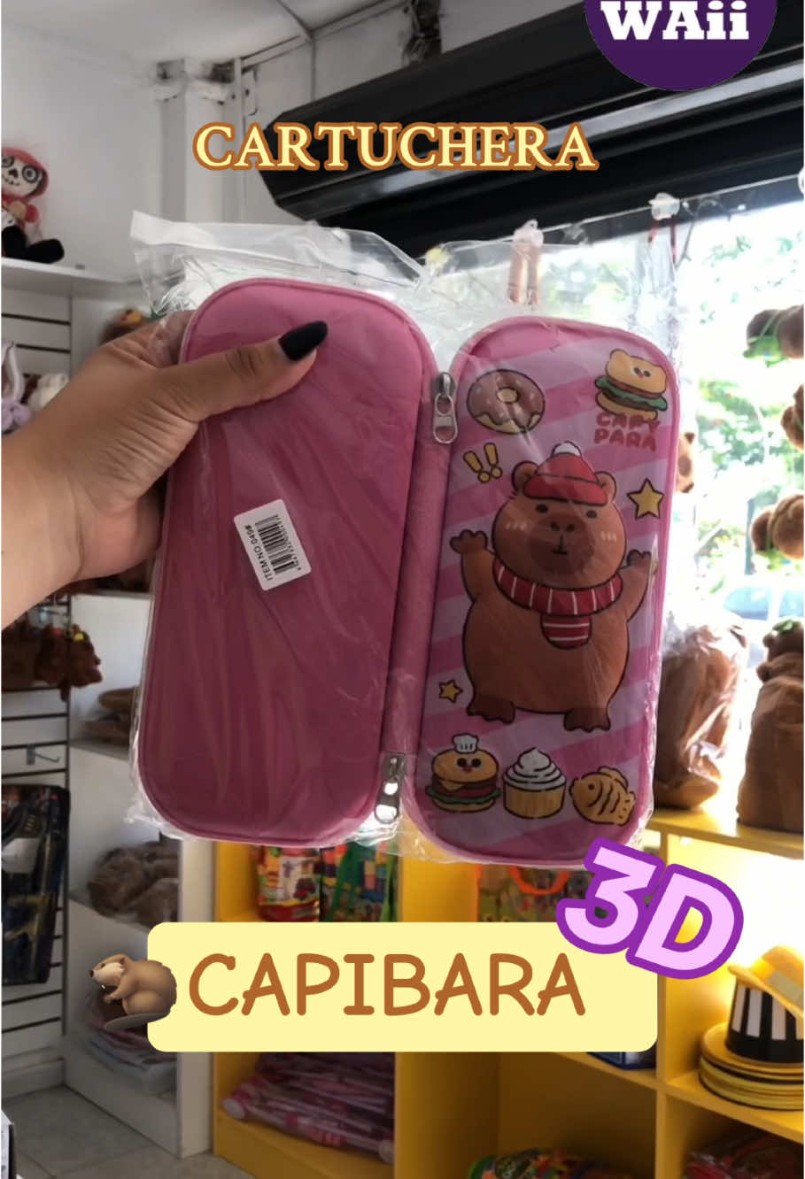 🎥 ¡Atención amantes de los capibaras! 🦫✨ Descubre nuestras cartucheras 3D de diseño exclusivo capibara 🖍️🎨. Perfectas para darle un toque único a tu día a día. ✅ Diseño en relieve 3D: ¡El capibara parece que salta a la vida! ✅ Amplio espacio: Guarda todos tus útiles escolares o de oficina con estilo. ✅ Material resistente: Diseñado para durar y mantener tus cosas organizadas. ✅ Colores vibrantes que te harán destacar donde quiera que vayas. 🌟 Lleva contigo la ternura del capibara y sé la envidia de todos. ¡Corre, que vuelan! 🚀 👉 Ordena la tuya ahora y lleva a casa este toque adorable y funcional. 🛒 #CapibaraStyle #Cartucheras3D #BackToSchool #tendencia #capibara #capybara 