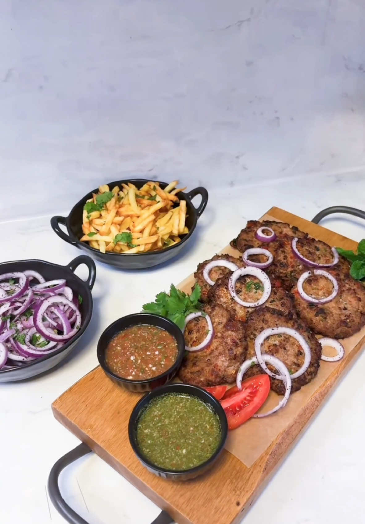 #creatorsearchinsights Chapli Kebab with chips and chatney hits different. This is one of my favourite recipes #viralvideos #fyp #chatney #afghan #afghanfood #هزاره_پشتو_ازبک_افغان_هم_وطن #chaplikebab #چپلی_کباب_خانگی #afghanrecipe #foru #afghantiktok #explorepage #تيكتاك_افغانى #deliciousfood #افغان 