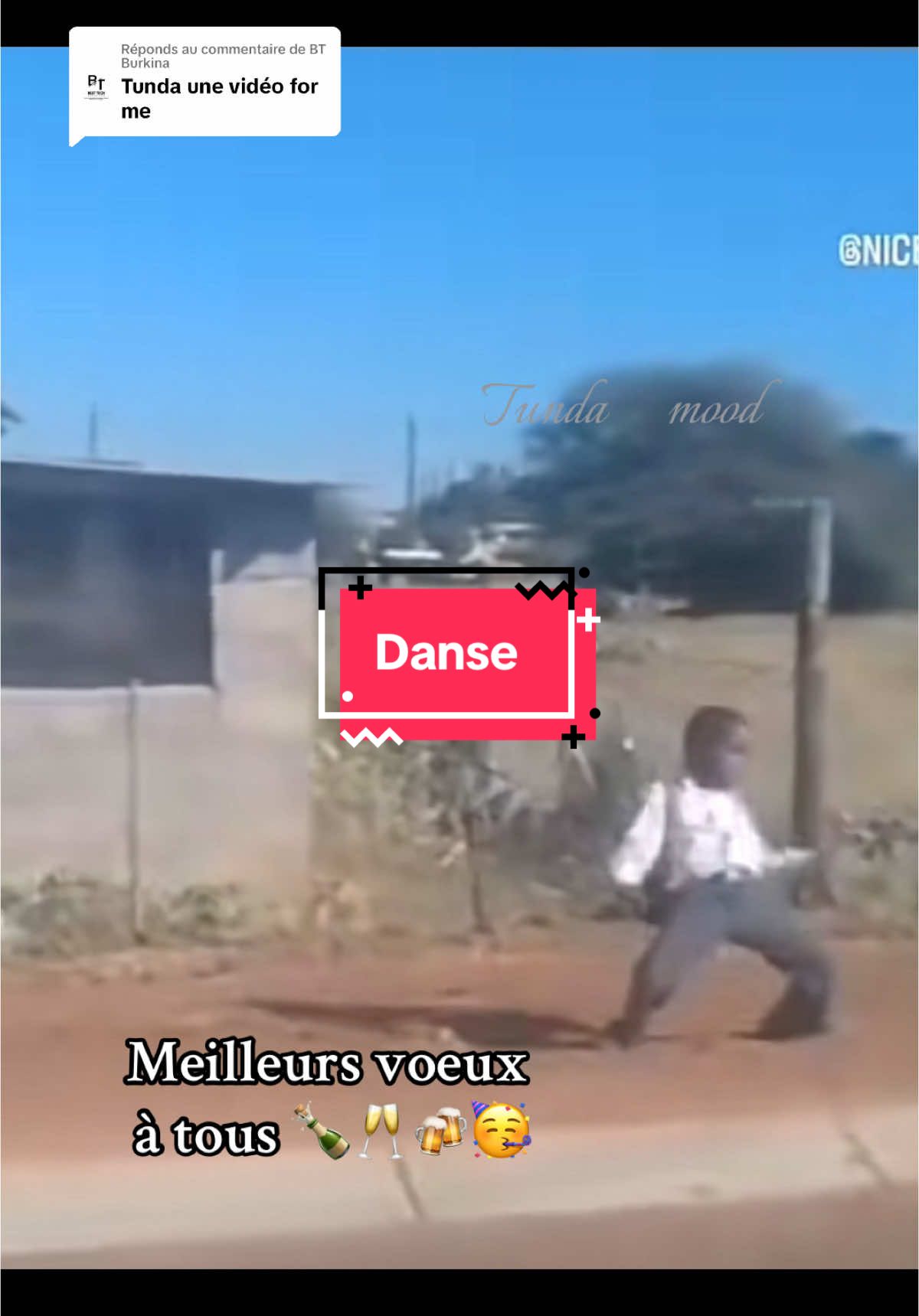 Réponse à @BT Burkina meilleurs voeux à tous 🥳🥂🍾 #danse #dansechallenge #mood #pourtoi #drole 