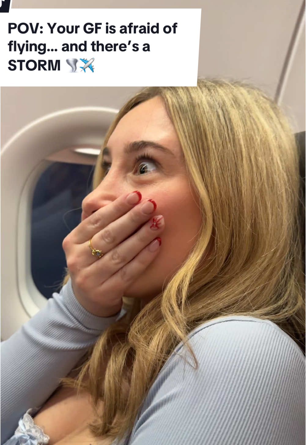 Not the best day for her to get on a plane ✈️ #fyp #foryou #viral #girlfriend #boyfriend #fiance #couple #funny #prank 