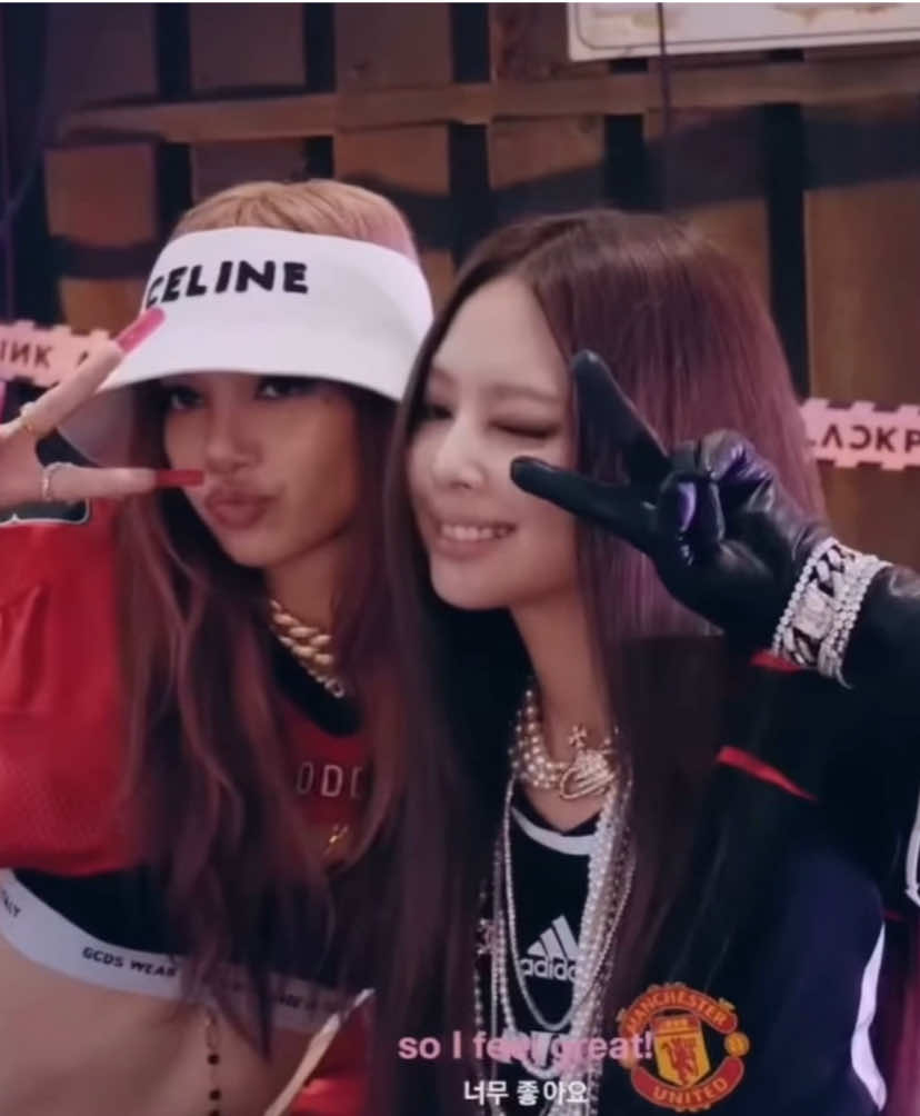 كل سنة وحبنا يزييد 🧡 #jenlisa #jennie #lisa #blackpink #fyp #fypシ #foryou #viral 