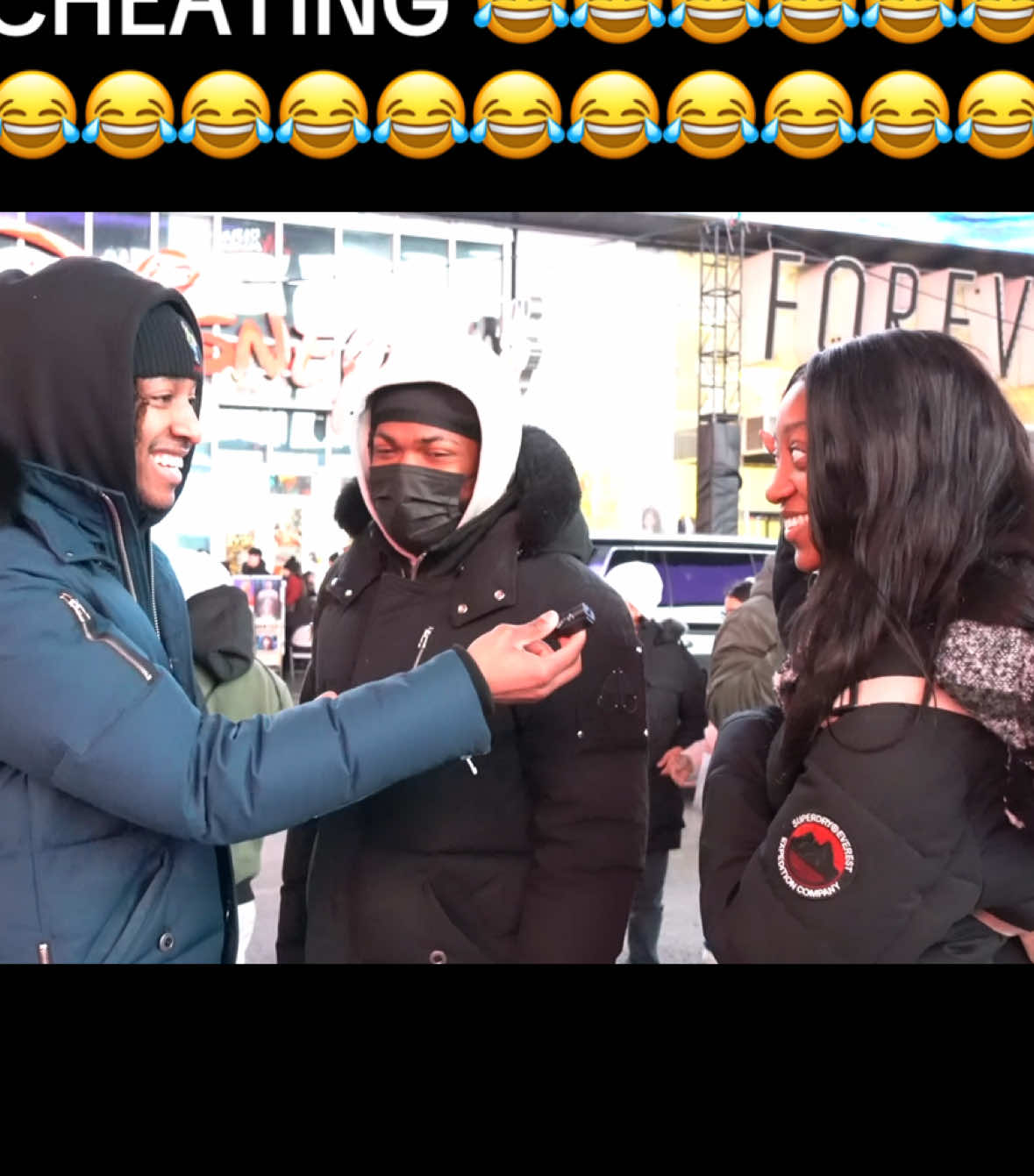She was speechless 😂 #loyaltytest #switchphones #nyc #couples #newyears 