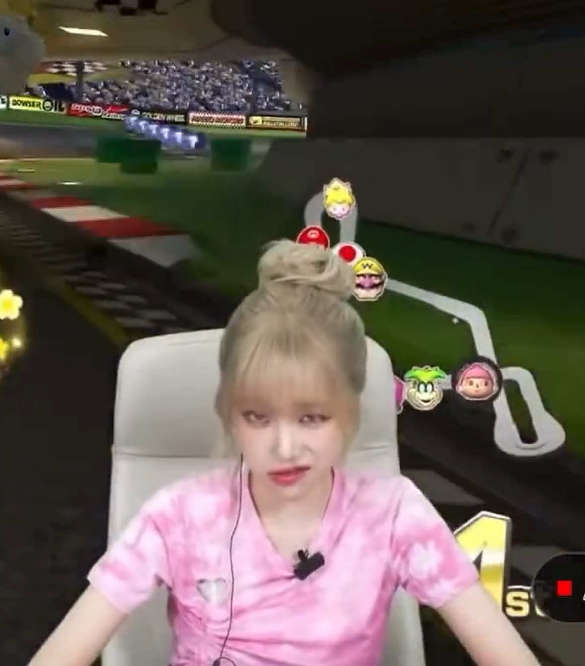 girl be winning at mario cart instead of promoting her new album 😭😭😭 #joyuri #izone #glassy #taxi #squidgame #squidgame2 #player222 #kimjunhee