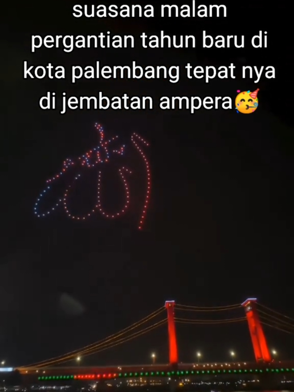 jembatan london yg tampak indah di warnai atraksi drone pd malam tahun baru🥳#kontenhiburan #reels #fyp #berandatiktok #happynewyear2025 