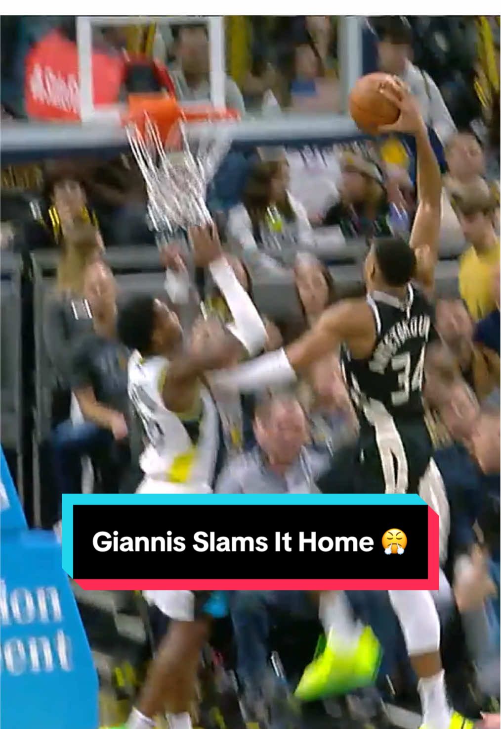 Clear the runway for #Giannis 😎😎 #NBA #Basketball #Bucks #GiannisAntetokounmpo 