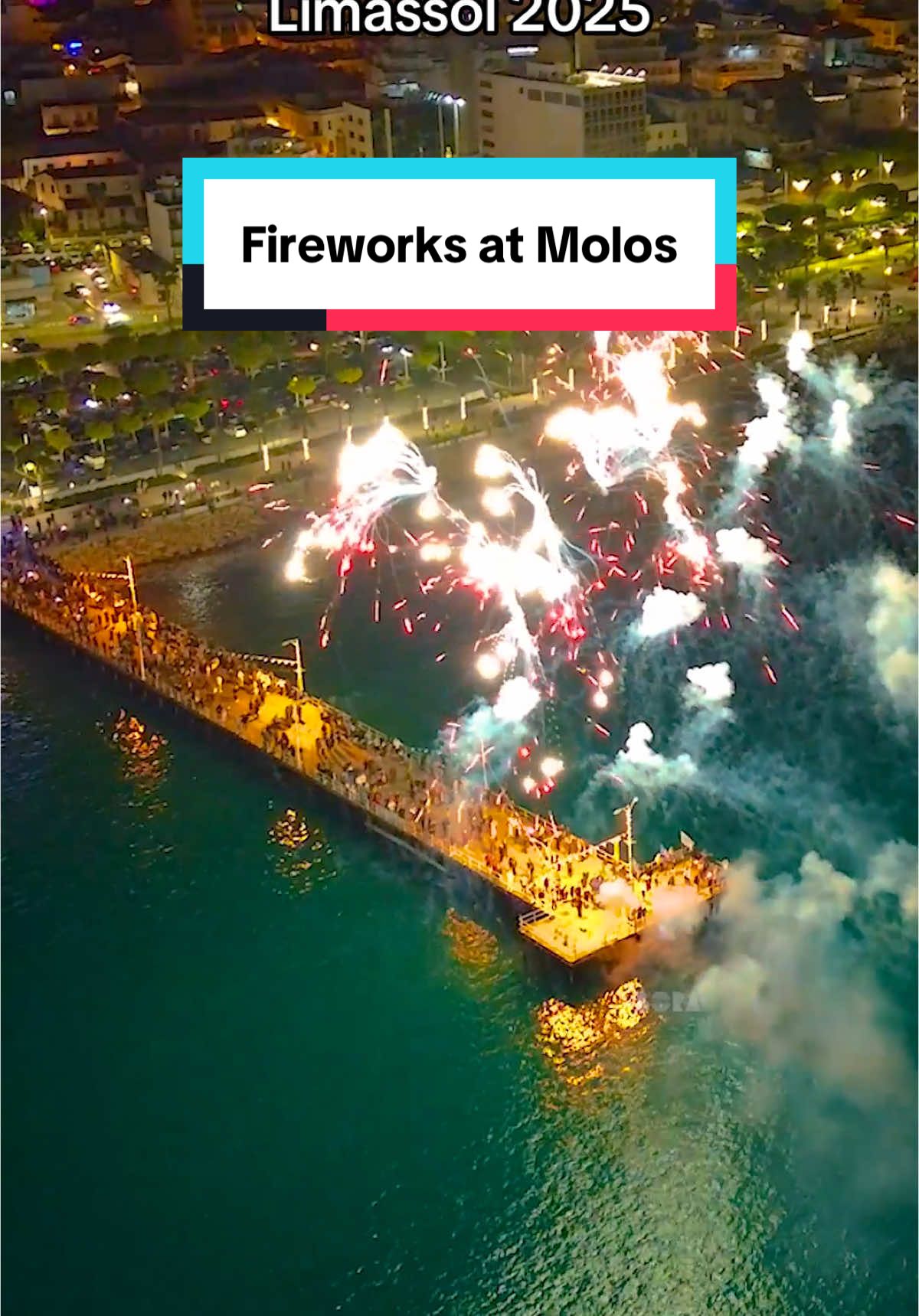 🇨🇾 Happy New year from Limassol's Molos park. Full video of the fireworks from the whole of city later on. Καλή χρονιά από τον Μόλο Λεμεσού. Το πλήρες βίντεο από ολόκληρη την Λεμεσό λιγάκι πιο μετά. #kypros #cyprus #2025 #limassol #limassol_cyprus #lemesos #sea #skyscraper #λεμεσος #κυπρος #limassolcyprus #architect #newyearseve #newyear #fireworks 