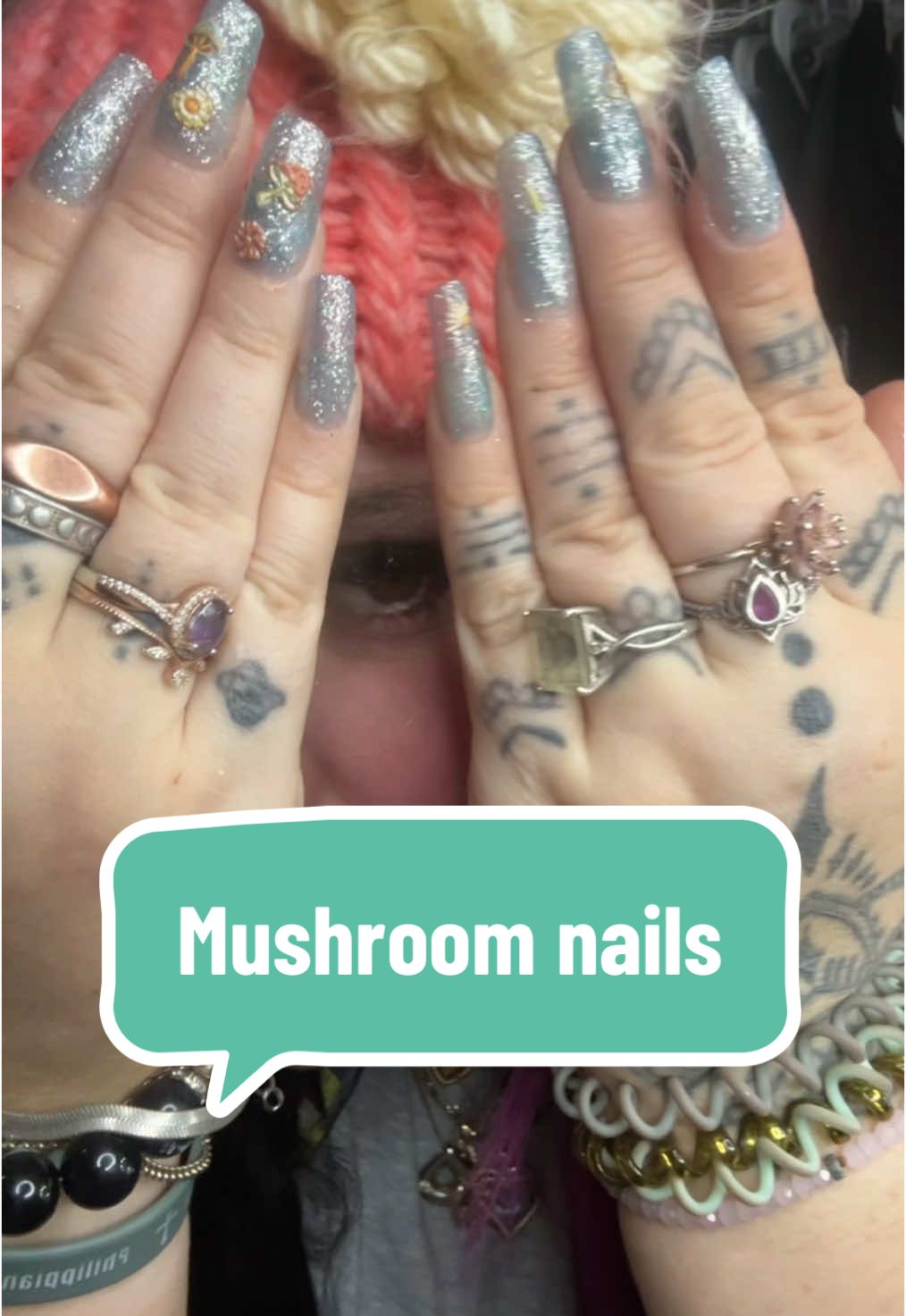 Mushroom nails, don’t mind my thumb nail falling off lol #nailart #nailbeginners 